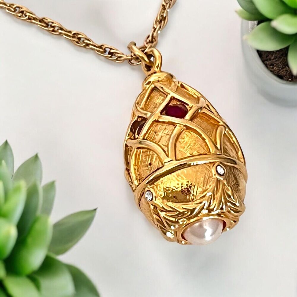Vintage 1980s Egg Pendant Necklace Crystal Pearl Gold Tone - 7U